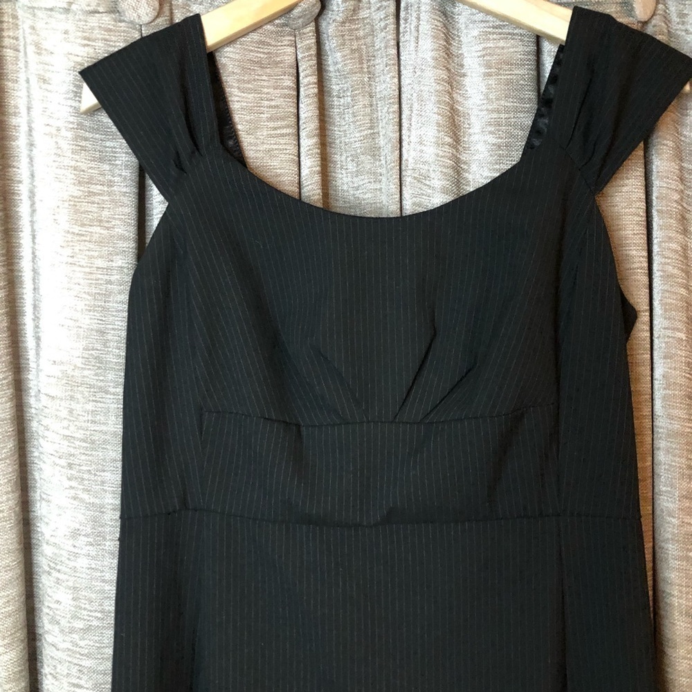 New York & Company Black Pin Stripe Sheath Dress Size 6 - Picture 3 of 11